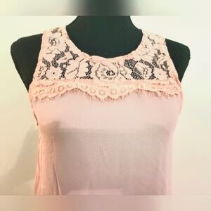Sheer Pink Lace Sleeveless Top W/Cute Button Detail On Back (Size Medium)‎